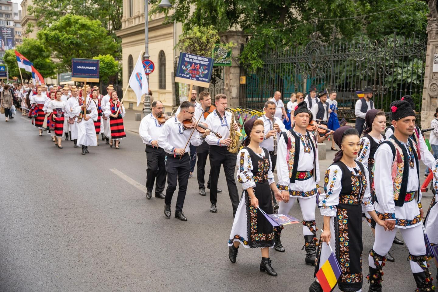 Începe Festivalul Internațional de Folclor „Muzici și Tradiții în București”. Programul complet al unui weekend plin de evenimente