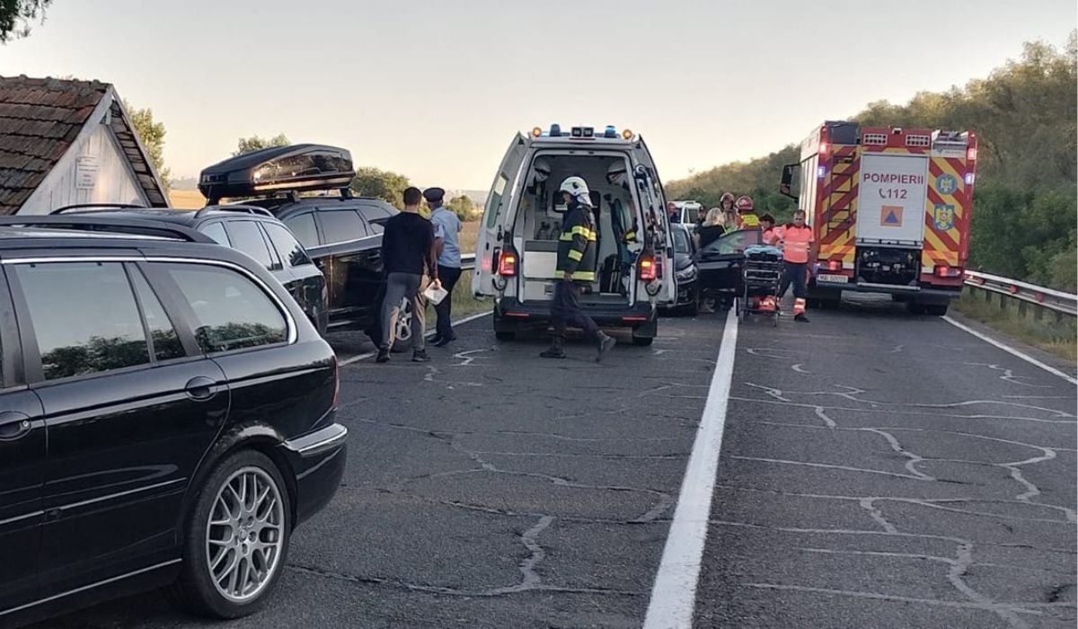 Trafic blocat pe DN 22B după o tamponare în lanț cu șase autoturisme pe digul Dunării, între Brăila și Galați