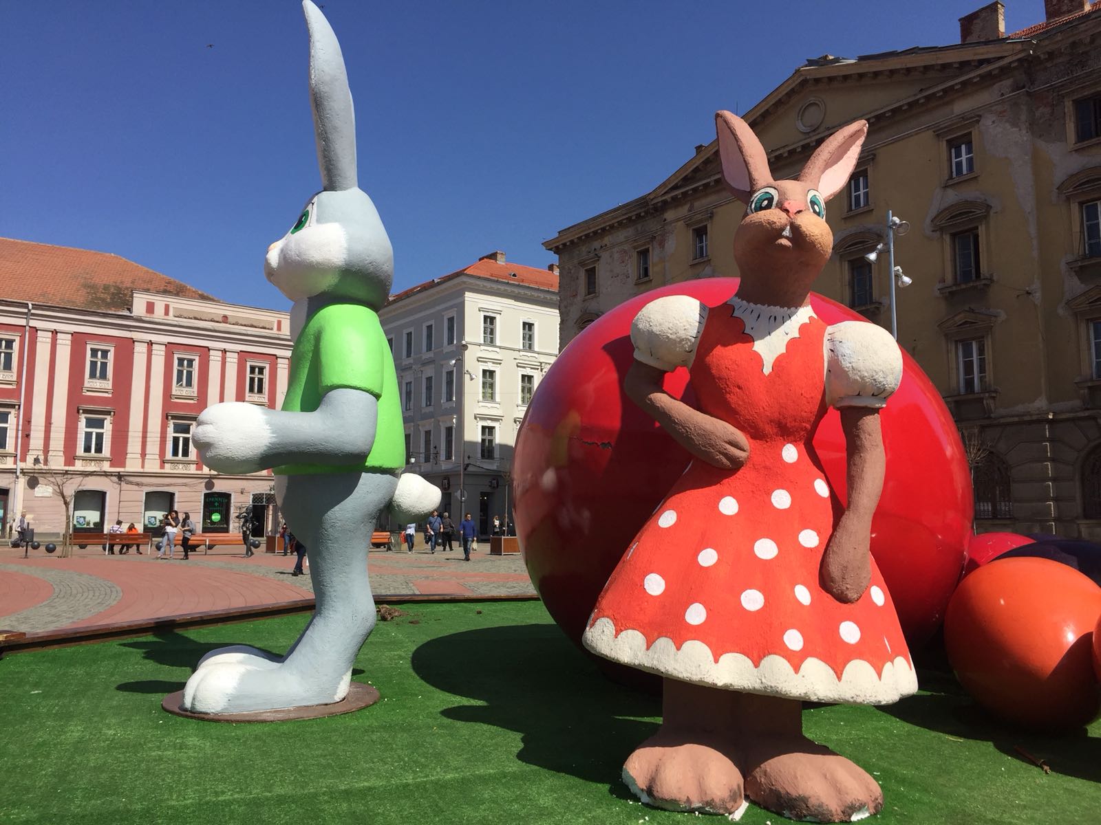 TURIST ÎN ȚARA MEA/ Timișoara înflorește odată cu primăvara. Mica Vienă, orașul premierelor cu o alură aparte de Paști