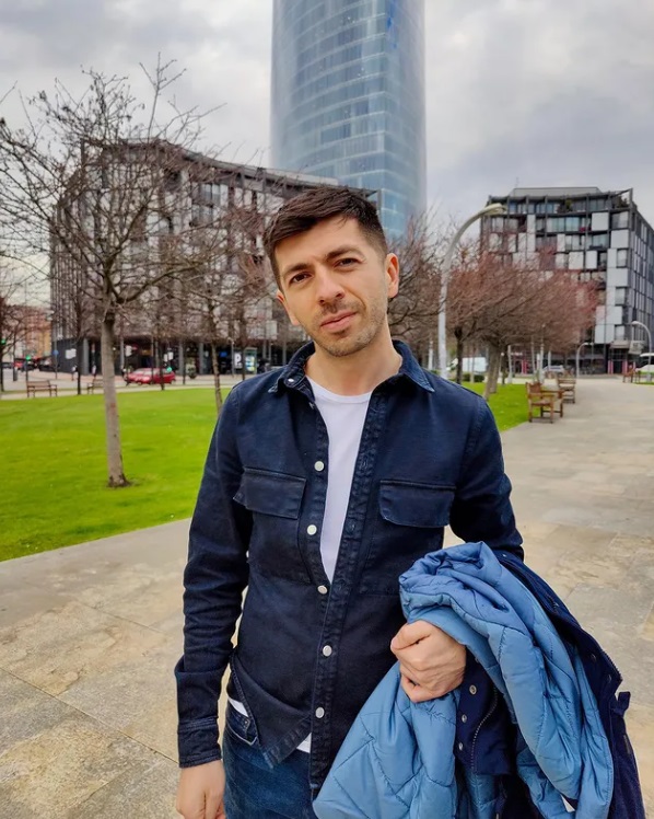 Mircea Bravo s-a căsătorit. Prietenii lui au glumit pe internet: „Prima nuntă la care o să fie furată bunica, nu mireasa”