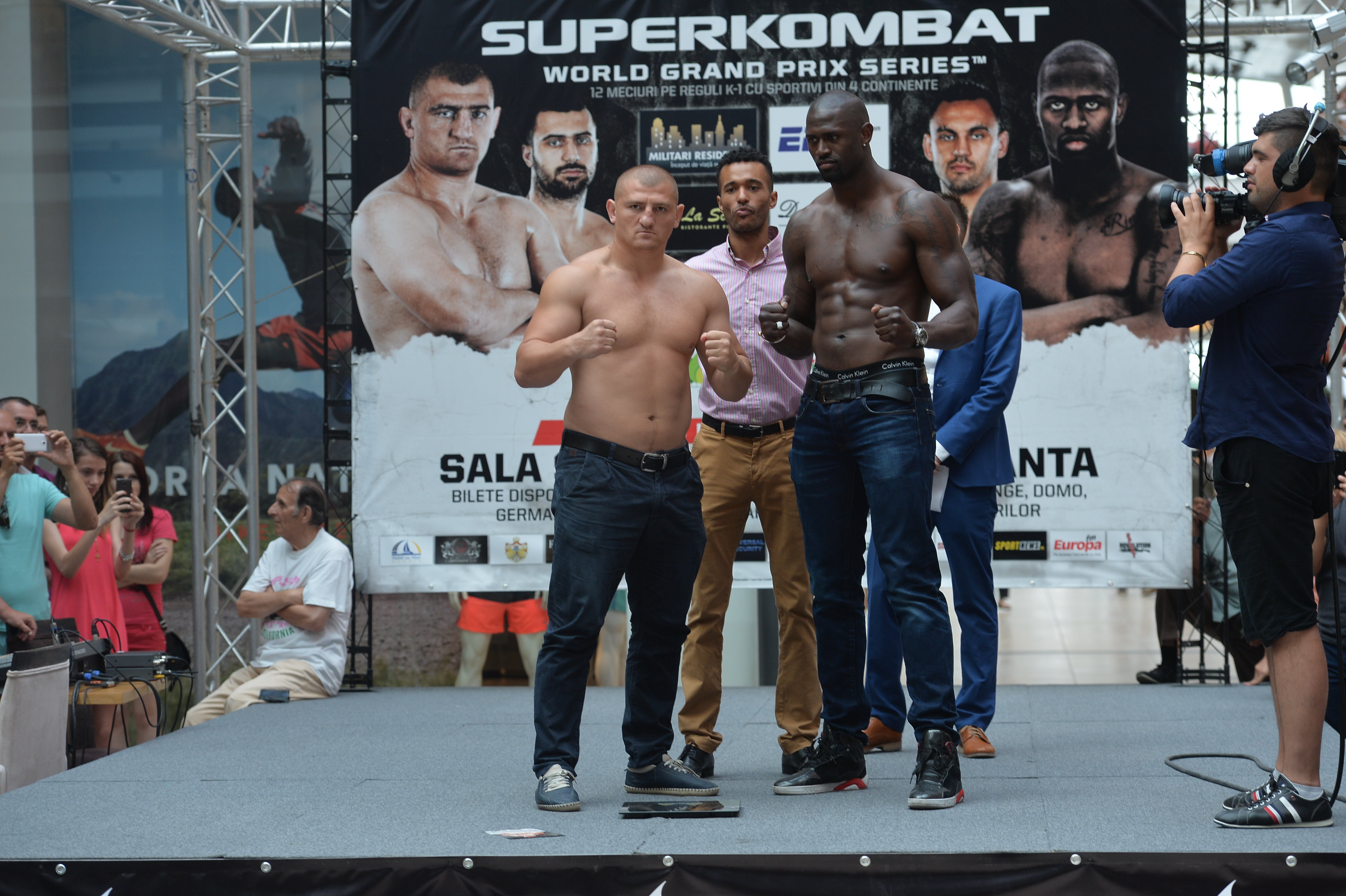 Luptătorii de la Superkombat Constanța au trecut cu bine de proba cântarului / GALERIE FOTO