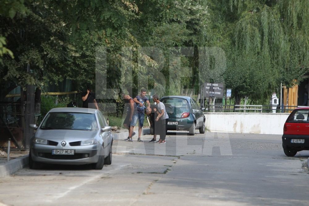 Hăinuțe de prințesă și patru sicrie albe, la morgă. Alexandra Braunstein și fetițele ei merg acasă pentru ultima dată / GALERIE FOTO