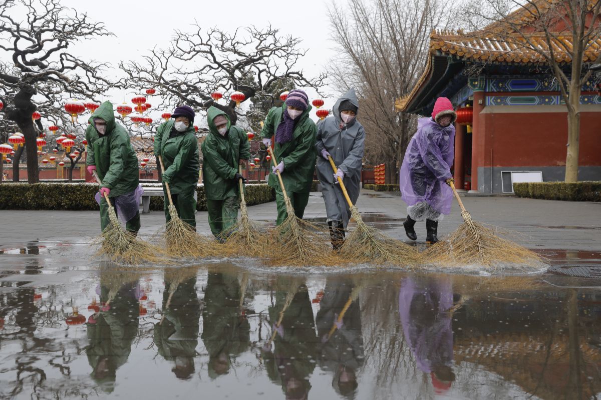 Săptămâna în imagini | Lupta cumplită cu epidemia în China, furtuna Ciara și prima căsătorie gay în Irlanda de Nord