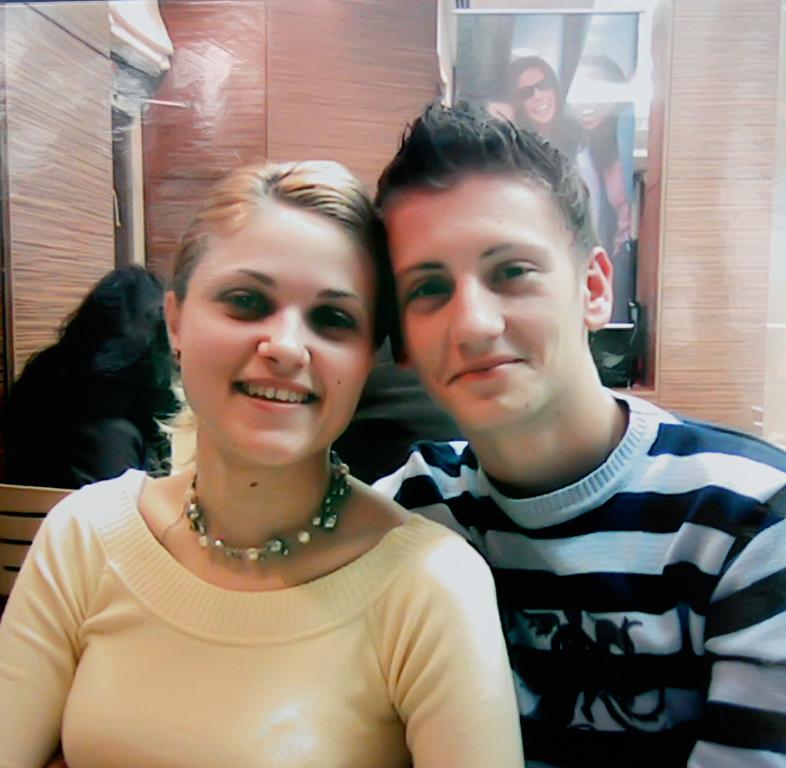 Profesoara Corina Vasile, pentru care s-a sinucis elevul care îi era iubit, a uitat de România! Duce o viaţă lipsită de griji, în Anglia