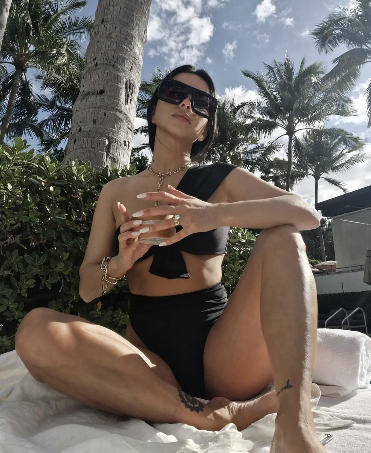 INNA, mult prea sexy în costum de baie. Fanii au reacționat: „Anii trec, dar tu pare că nu te schimbi”