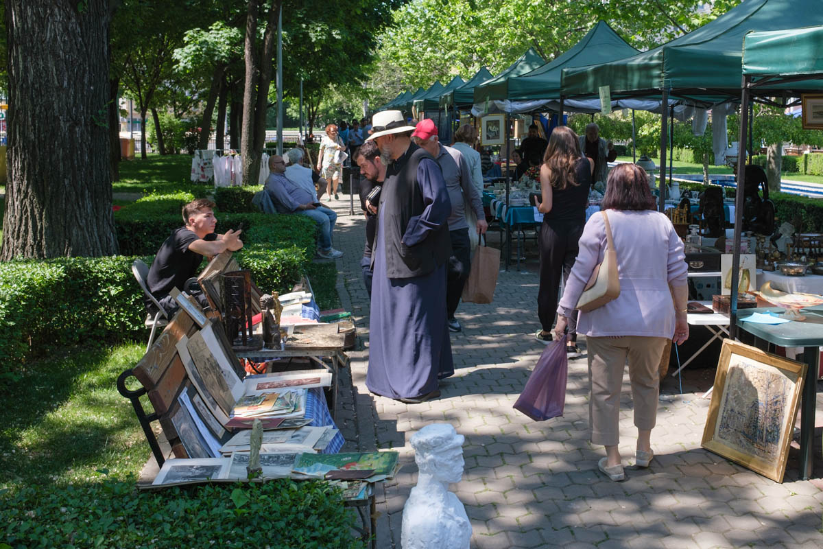 Târgul Anticarilor are loc în acest weekend în Parcul Obor. Obiecte de colecție și concerte speciale