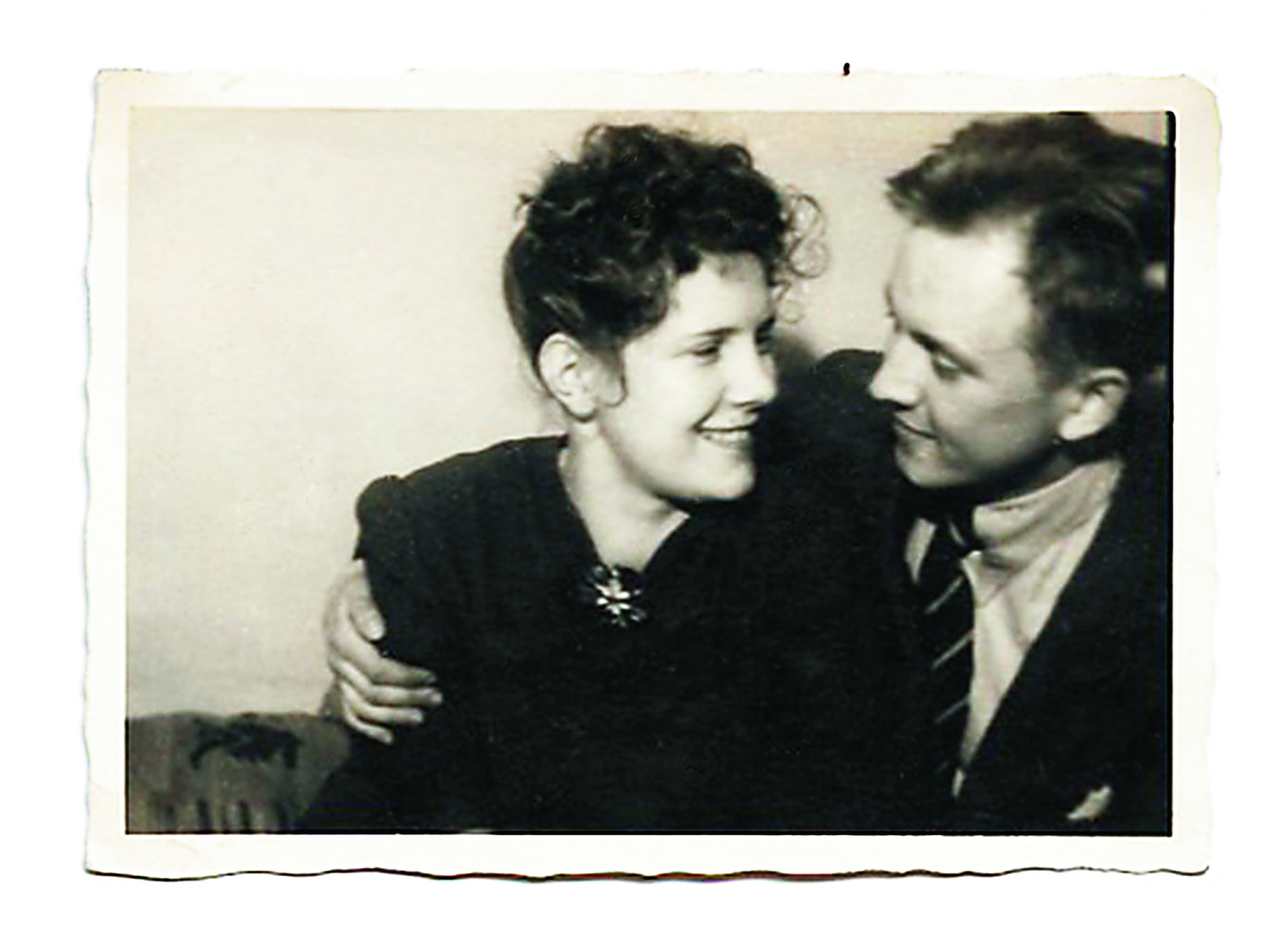 Leszek Grzywaczewski i Marysia Paprocka  – narzeczona, a później żona, zdjęcie z czasu wojny