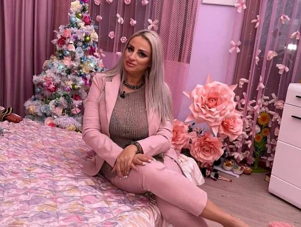 Casa din Snagov a Sânzianei Buruiană e platou de filmare pentru un serial de la Antena 1. Vila de lux e estimată la 500.000 de euro