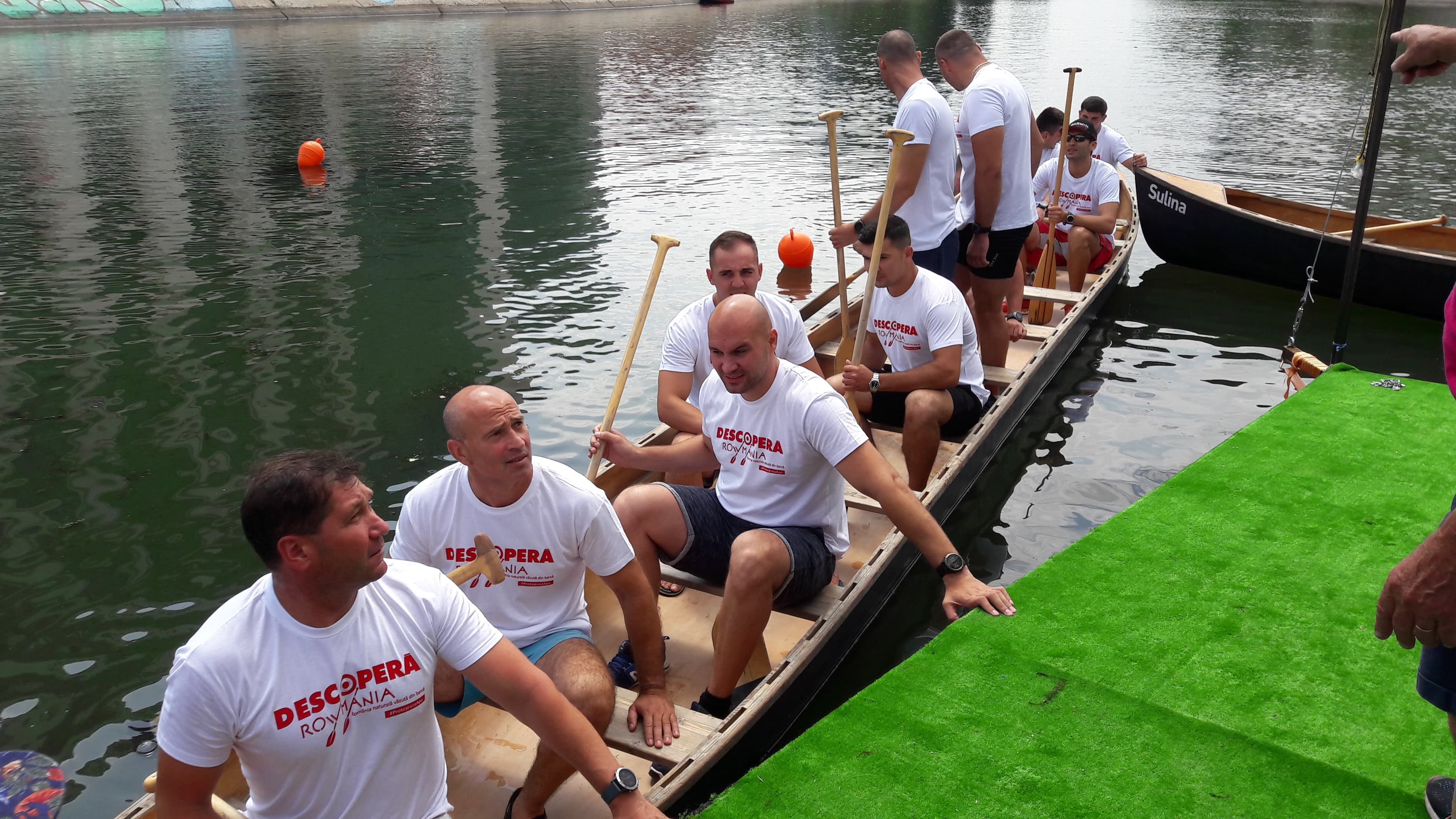 Concurs de vâslit în canotcă, pe malul Dâmboviței. Ivan Patzaichin e prezent la „Descoperă Rowmania”