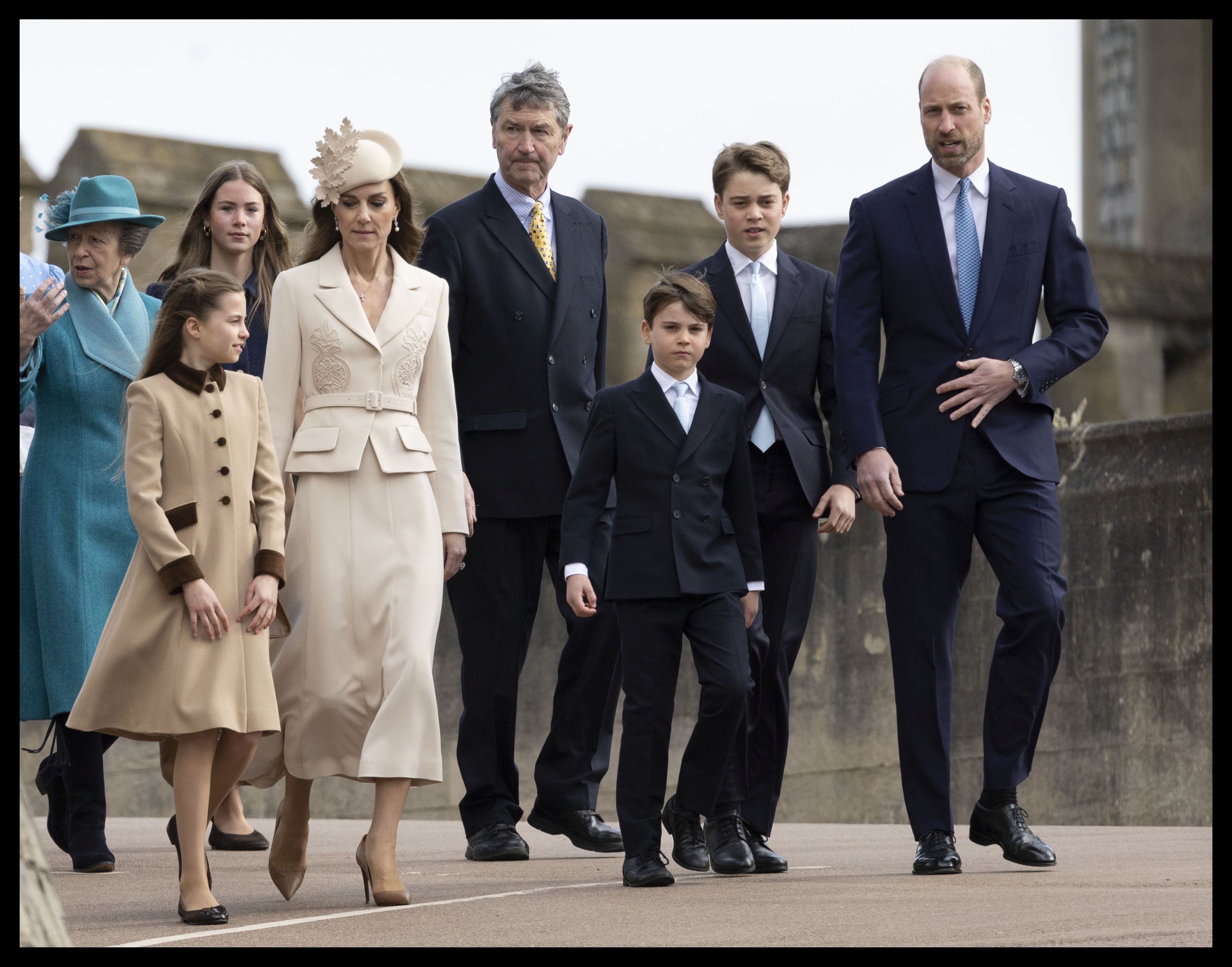Prințul Louis a împlinit 8 ani. Portret adorabil din vacanța de familie, publicat de Kate Middleton și prințul William