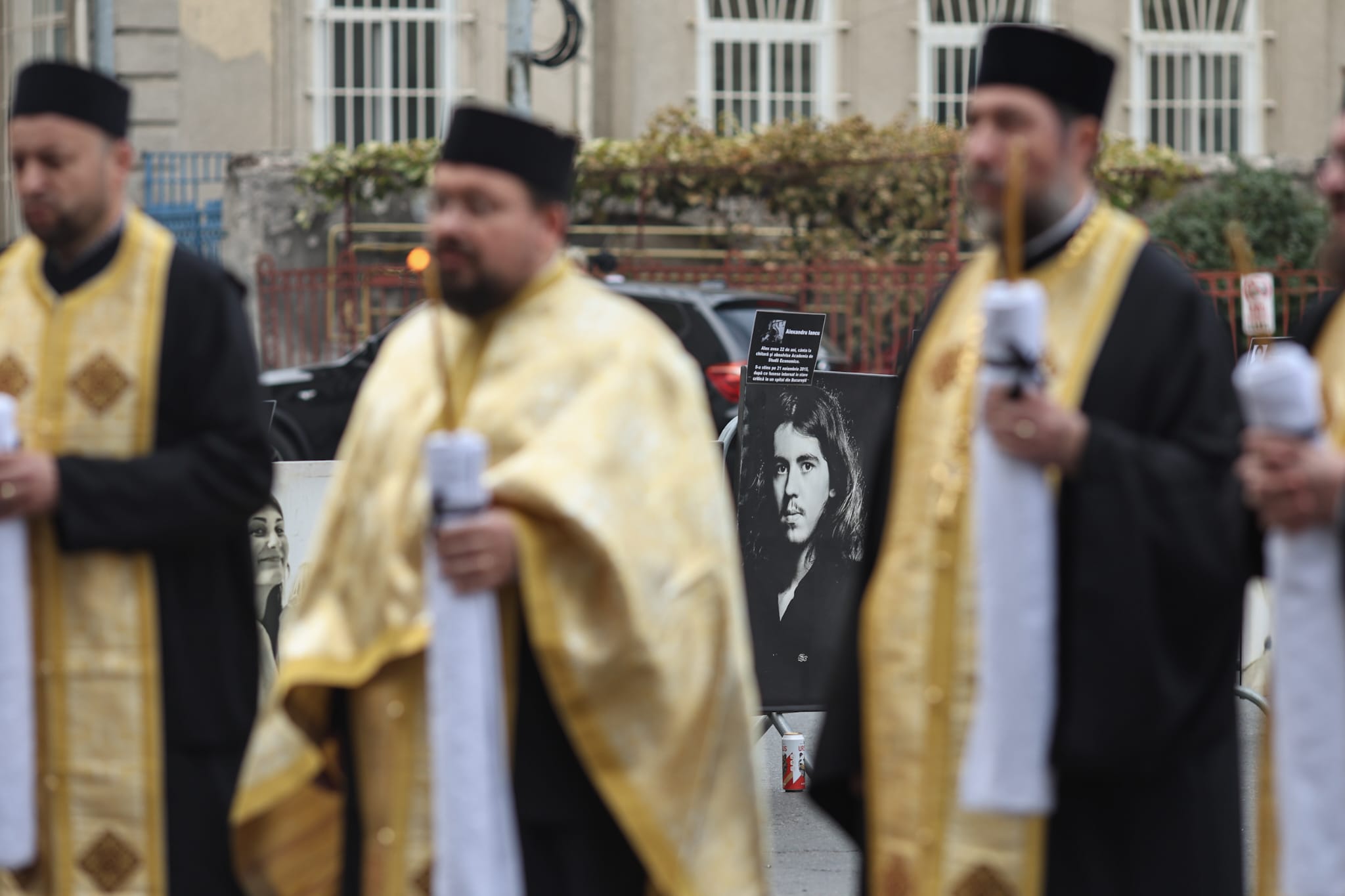 9 ani de când 65 de tineri au murit în infernul de la Colectiv. Promisiunile neîndeplinite ale autorităților: România nu are niciun centru pentru marii arși