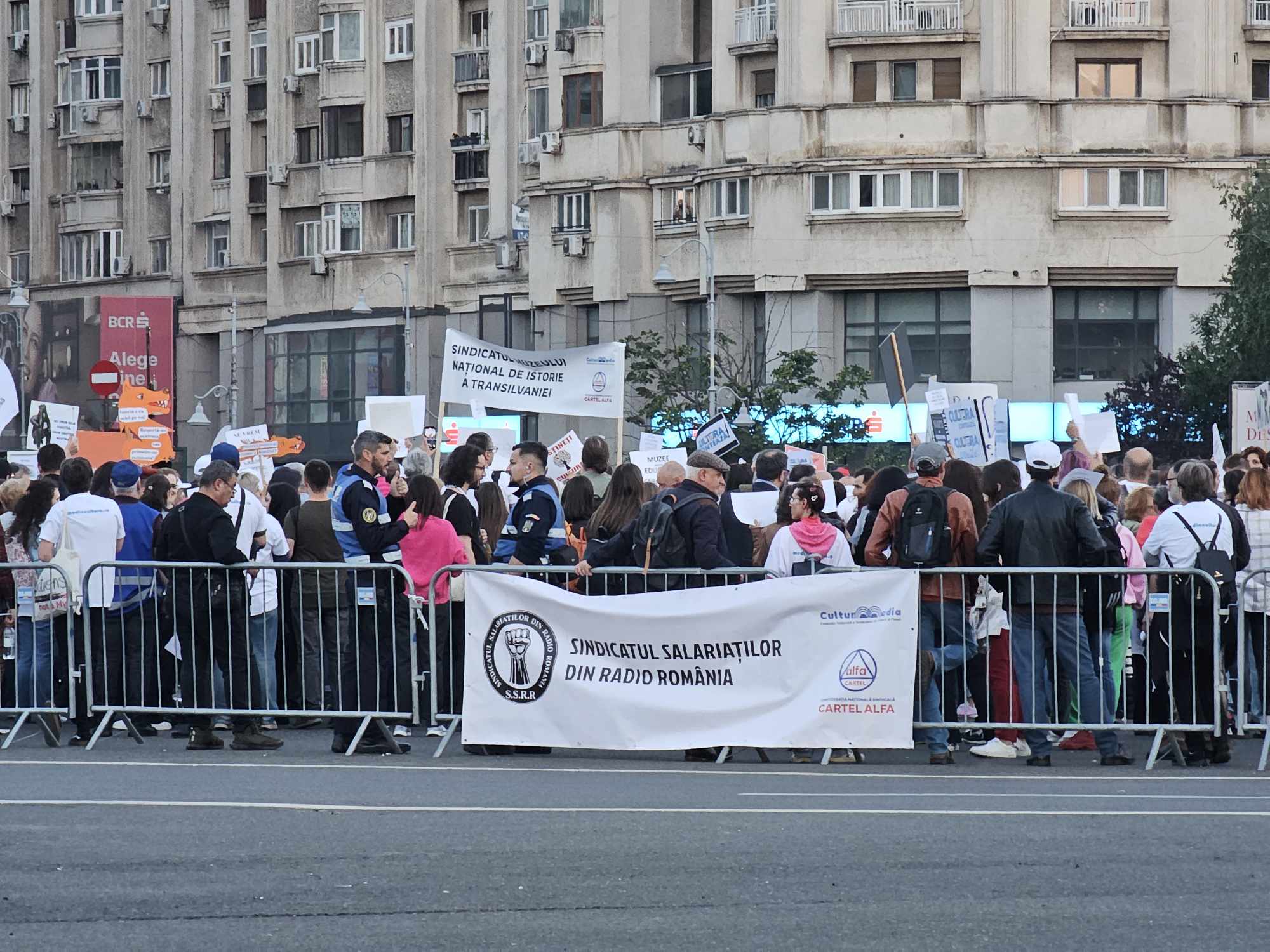 Noaptea Muzeelor 2024: protest al angajaților din muzee și biblioteci în seara evenimentului. Ce instituții sunt deschise la București