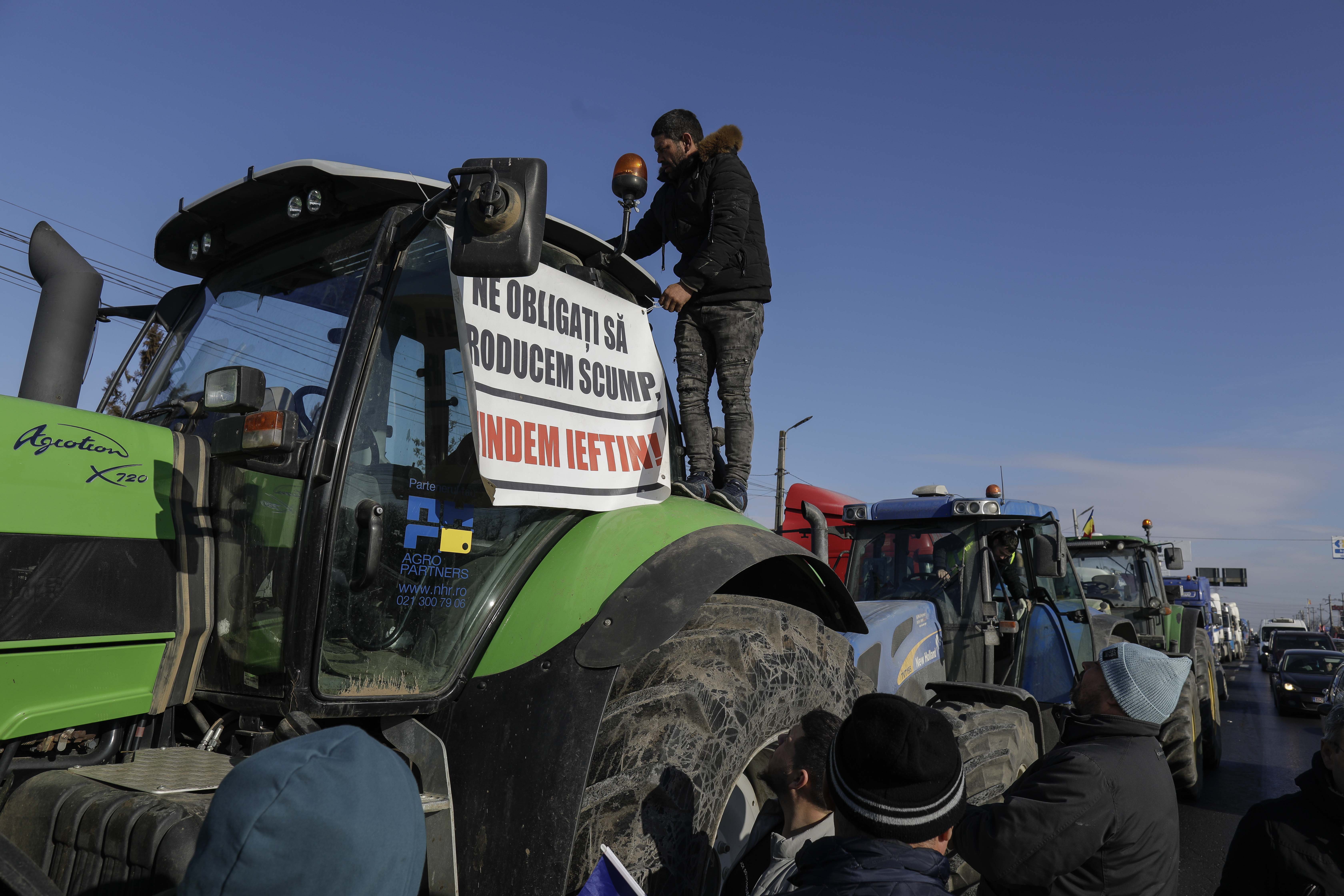 Protestul fermierilor și transportatorilor: 3 ore de discuții la Ministerul Agriculturii, 4 ore - la Transporturi, incidente la Constanța și trafic îngreunat în mai multe zone
