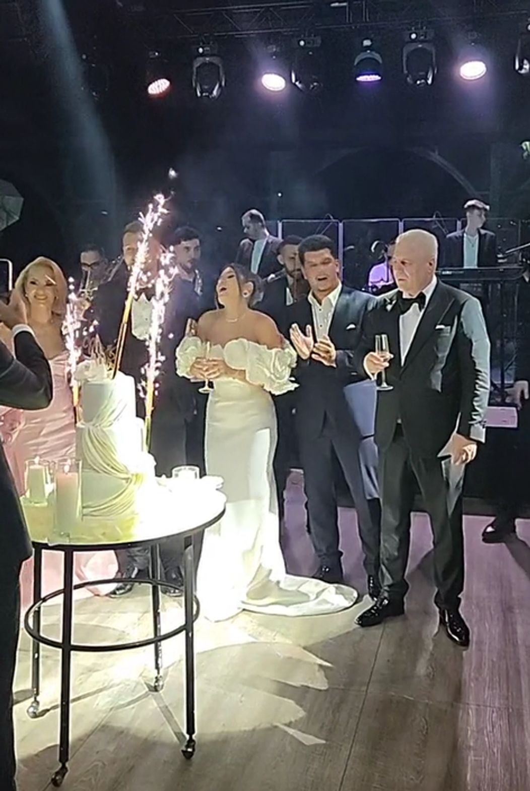 Imagini de la nunta lui Denis Drăguș cu Vanessa. Marius Șumudică le-a fost naș