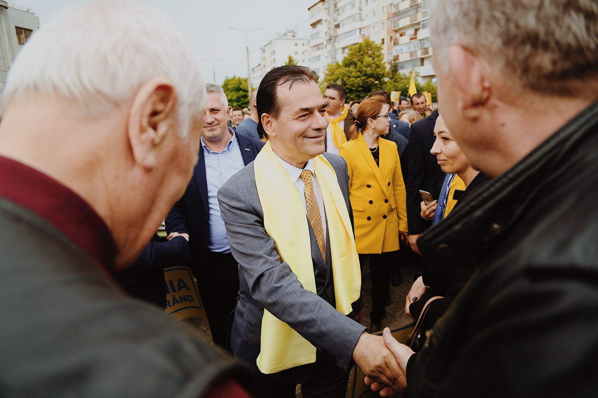 FOTO | Miting PNL la Focşani. Atac dur al lui Ludovic Orban: "Zilele lui Oprişan s-au terminat. Portofele, nu uita, Vrancea nu mai e a ta!"