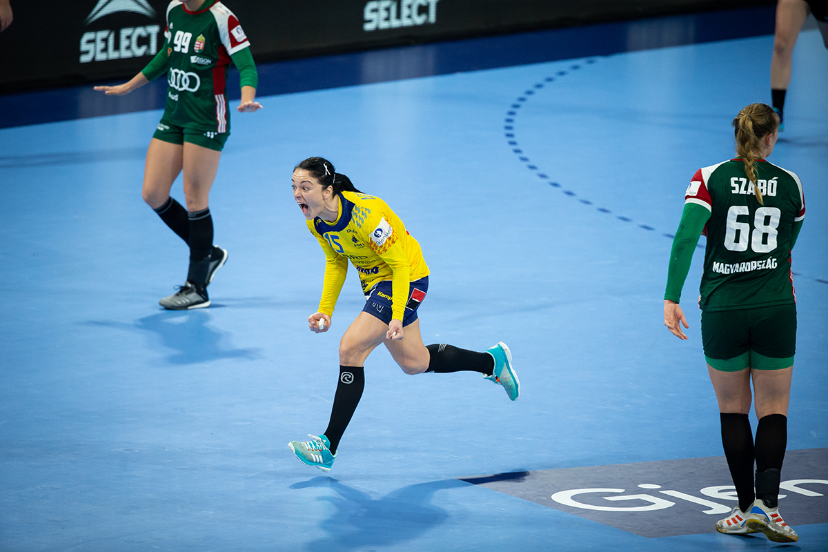 UPDATE | România a pierdut cu Ungaria, dar s-a calificat în semifinalele Euro 2018 de handbal feminin. Ambros a luat foc