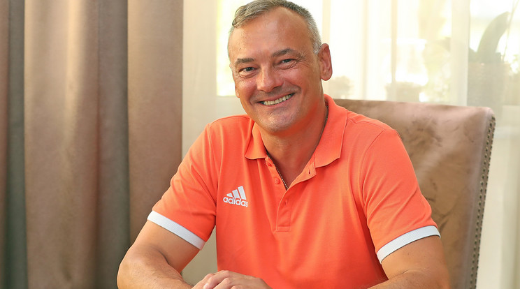 Borkai Zsolt újra ereje teljében van: a vízpartról jelentkezett, gigantikus méretű harcsát fogott – fotó