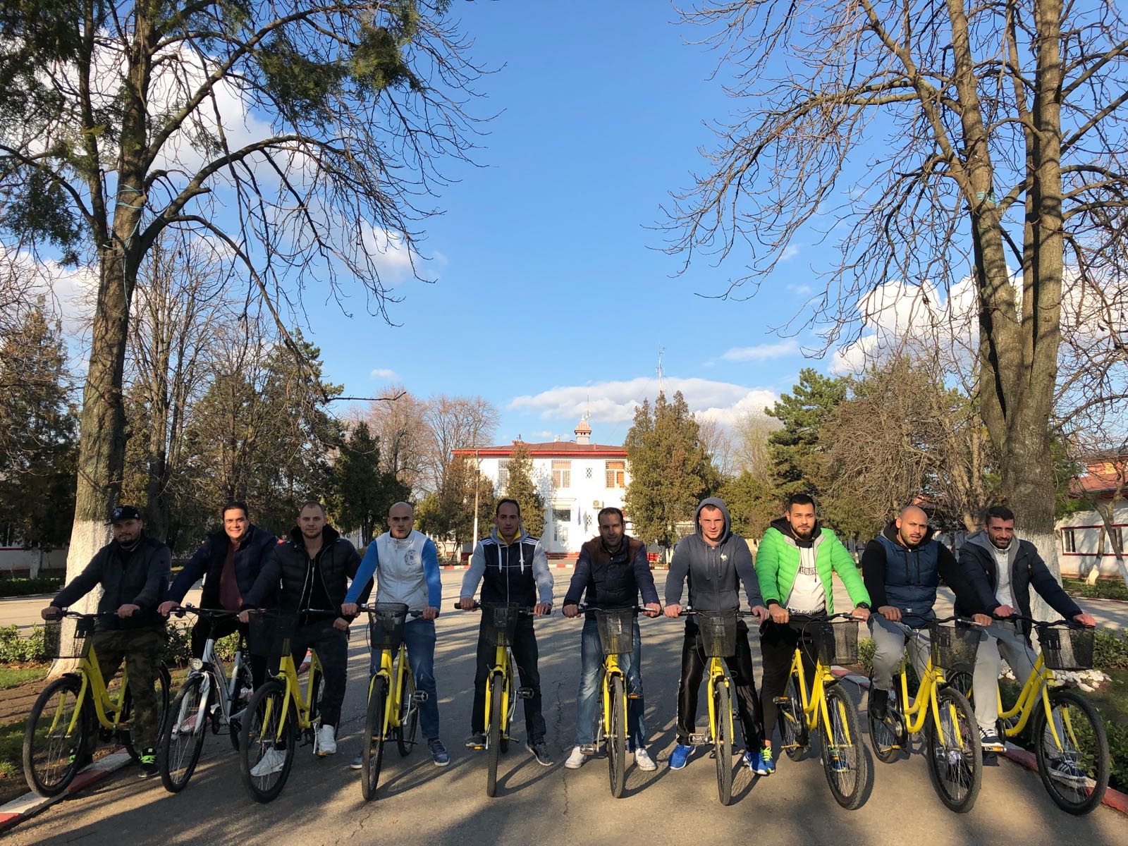 Cristi Borcea și Victor Becali se vor plimba cu bicicleta în pușcărie. Vor pedala cu gardienii pe urme!