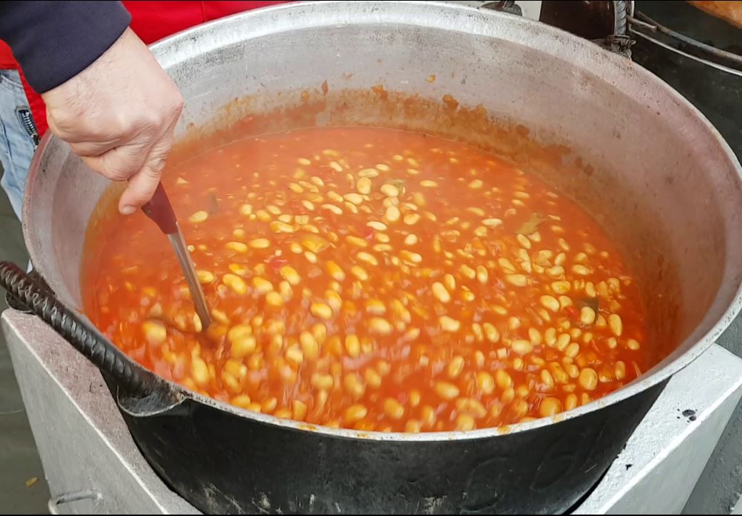 VIDEO | Postul dulce multe-aduce! ”Tăvălita”de Botoșani și must de Focșani făcut ad-hoc