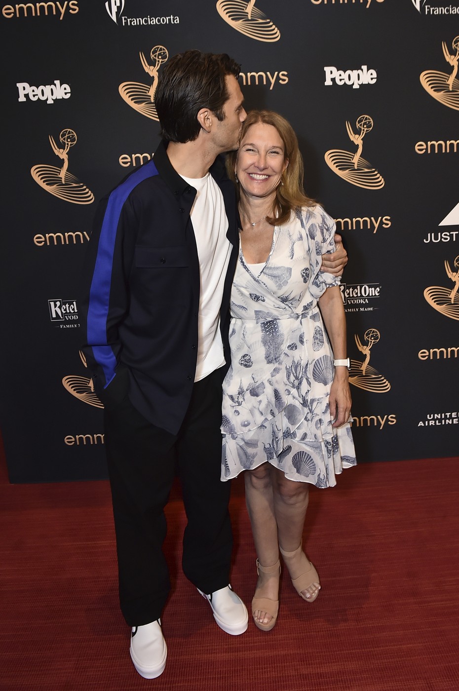 Cine este mama lui Sebastian Stan. Georgeta Orlovschi a divorțat în 1984, după Revoluție s-a mutat în America și s-a recăsătorit cu Anthony Fruhauf