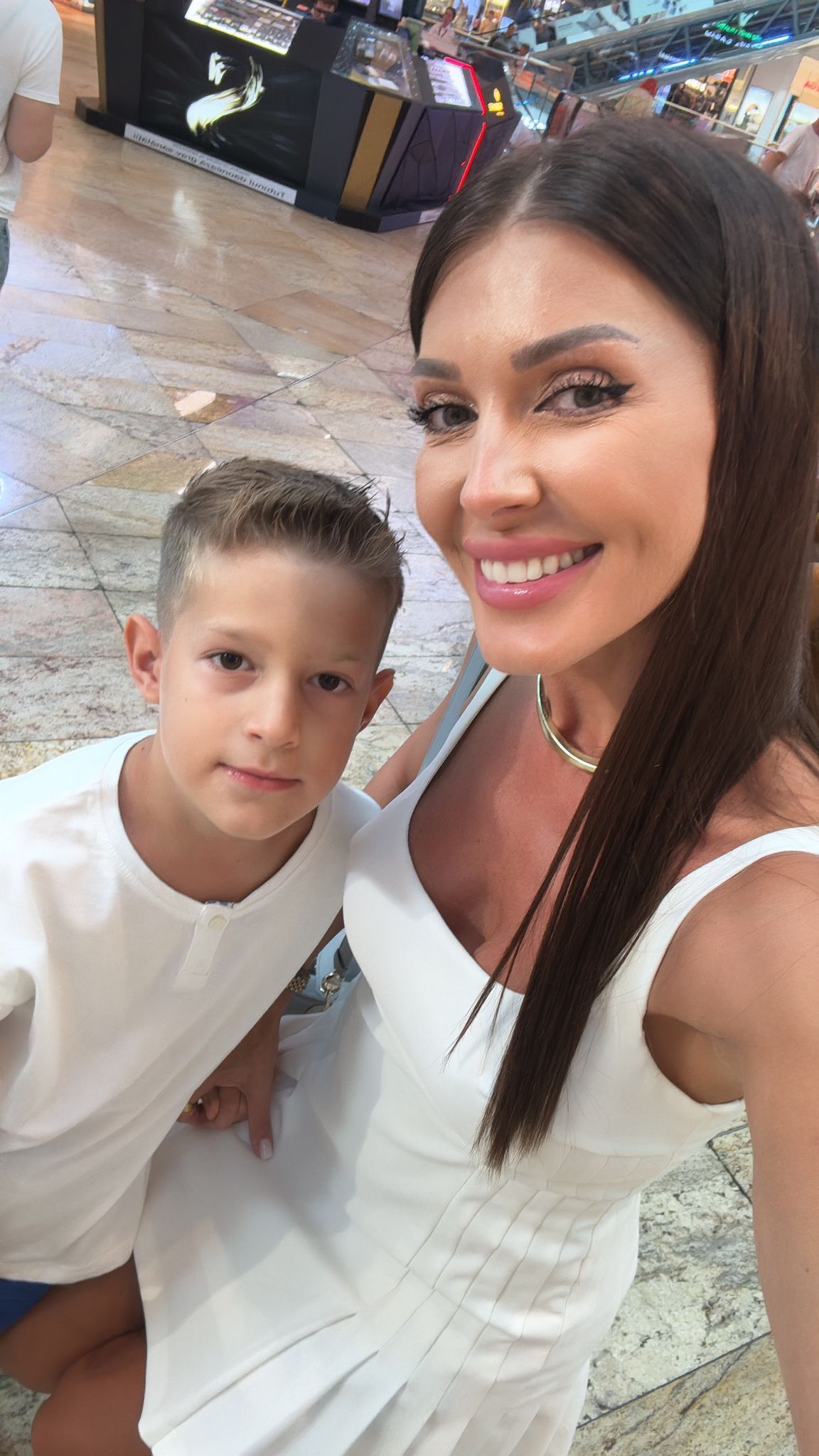 De ce Ilinca Vandici nu face temele cu băiețelul ei. Zian e în clasa întâi: „În momentul în care ajunge acasă se poate relaxa, juca”