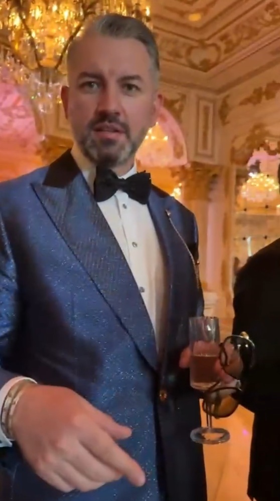 Botez românesc la Mar-a-Lago, reședința lui Donald Trump. Invitații lui Dragoș Sprînceană se laudă că l-au văzut prin geam pe Elon Musk