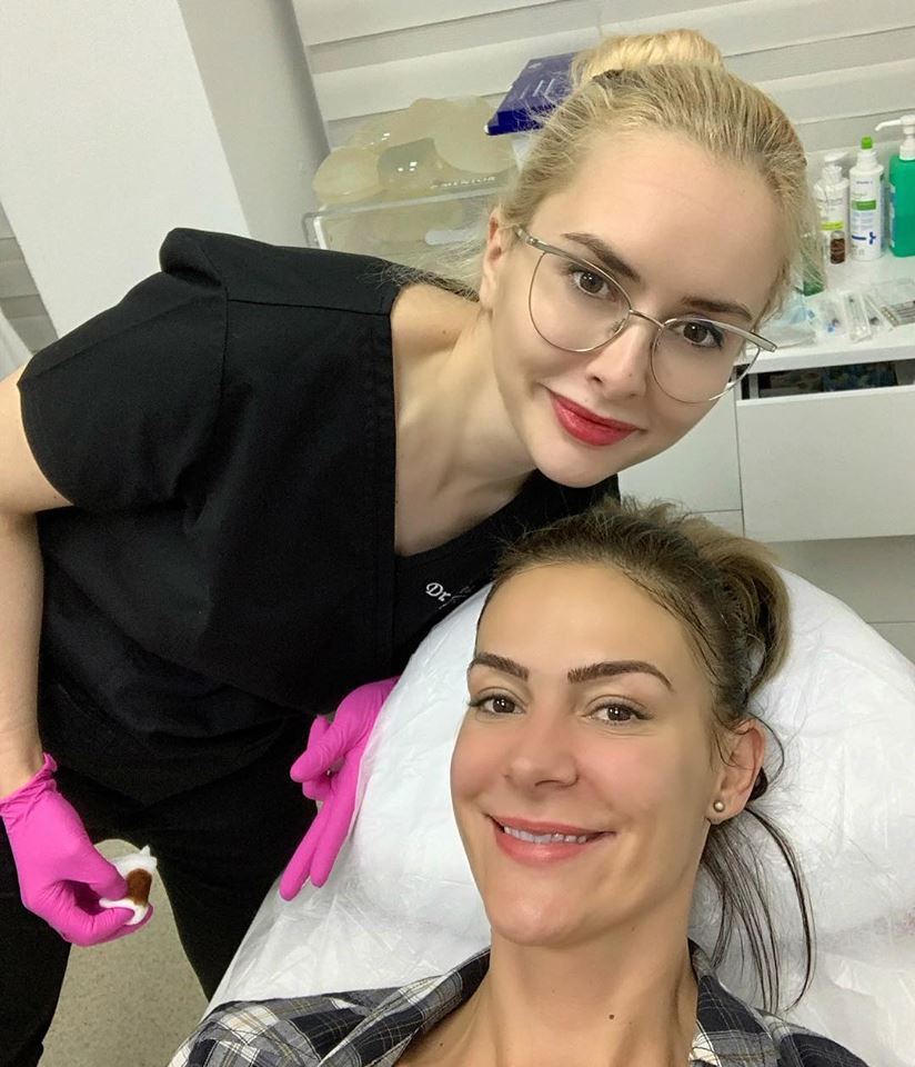 Intervenția estetică pe care a suferit-o Roxana Ciuhulescu. "Am spus adio alunițelor de pe față, gât și decolteu" | FOTO