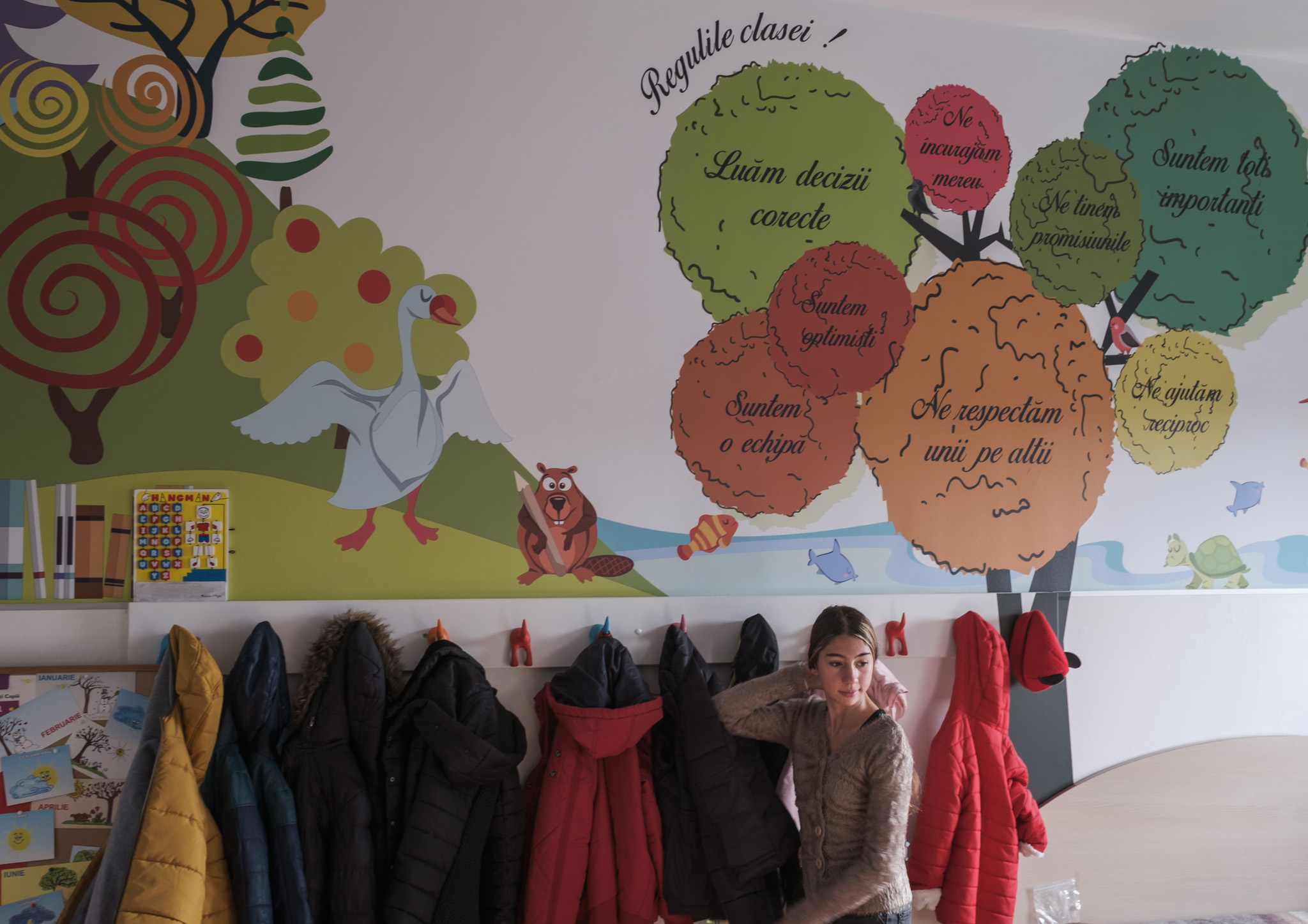 REPORTAJ de Moș Nicolae. Dorința de sărbători a unei fete de 14 ani din București, care are grijă de mama ei nevăzătoare
