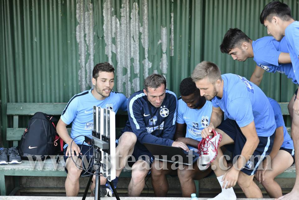 I-a ”omorât” cu zâmbetul pe buze! Rădoi, campion la tenis cu piciorul