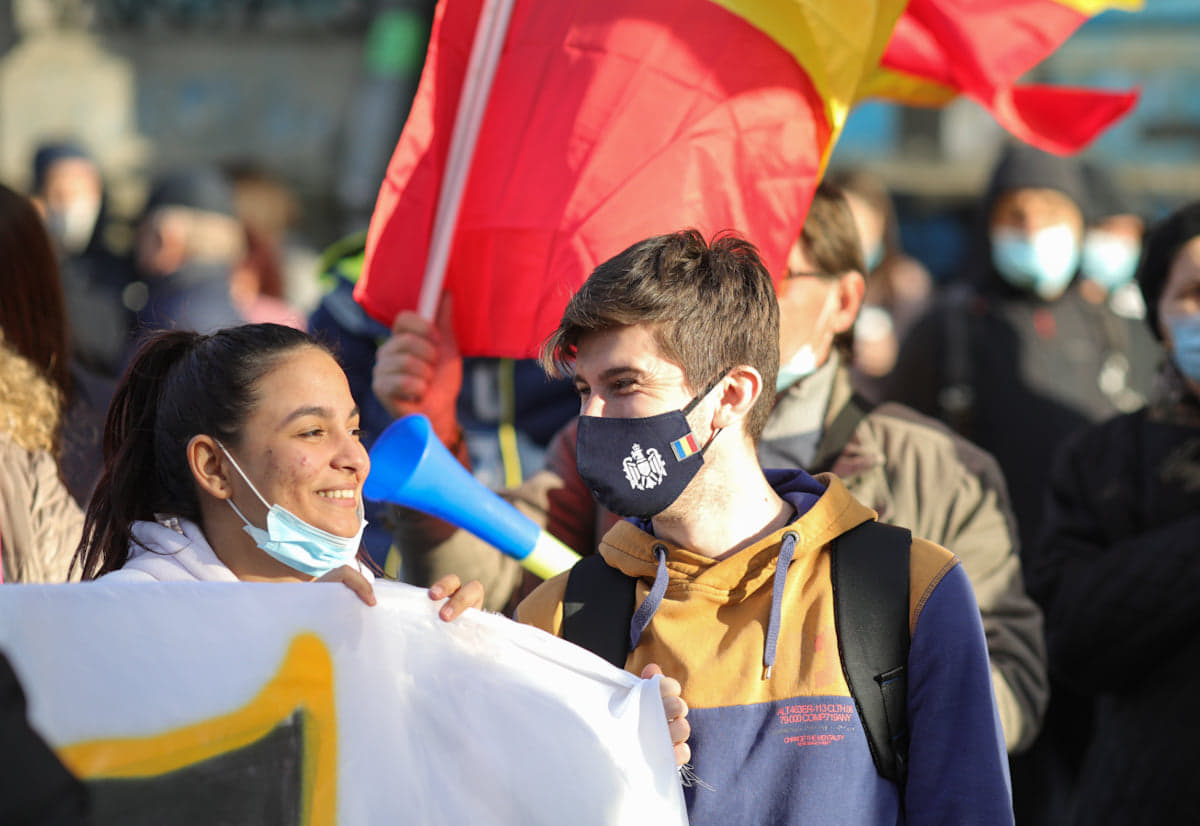 Protestul anti-restricții din Capitală, încheiat cu violențe și arestări. Manifestații și în alte orașe din țară