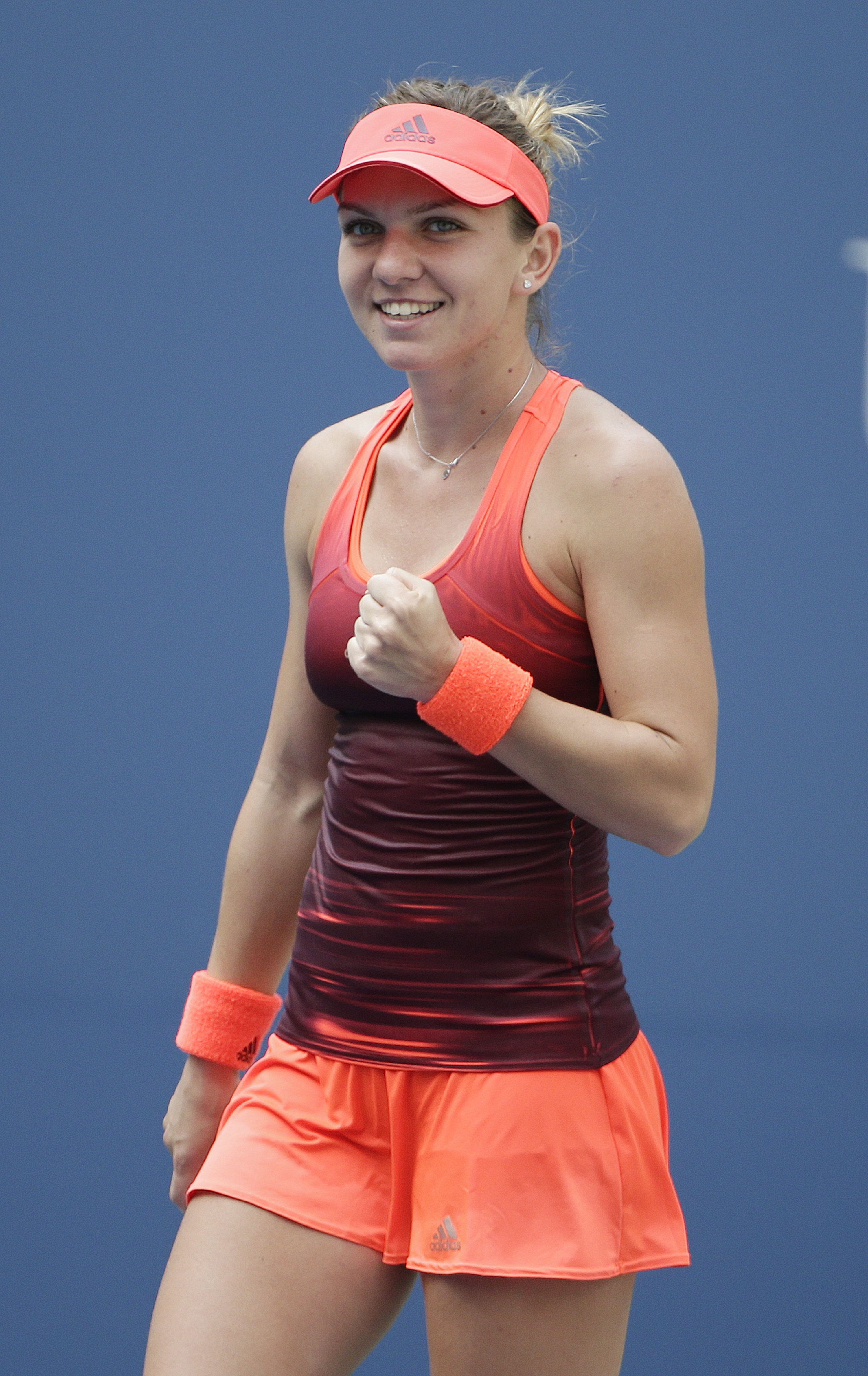 Simona Halep a câștigat în 77 de minute partida cu Katerina Bondarenko și e în turul 3 la US Open. ^”Simona, I love you!”, i-a strigat un american. Ceilalți tricolori intrați joi în concurs au căzut pe capete / LIVE BLOG & GALERIE FOTO