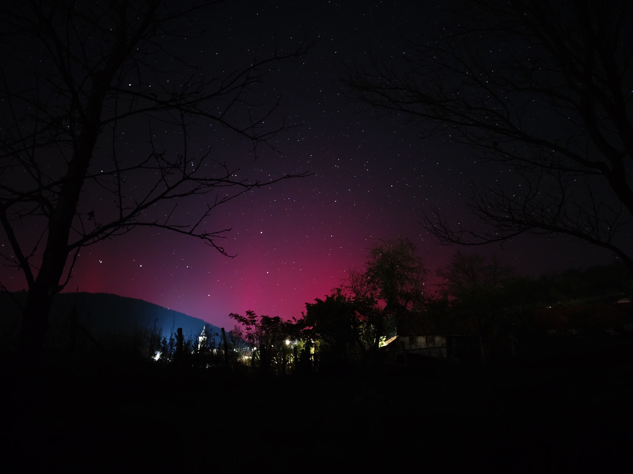 Aurora boreală, vizibilă pe cerul României. Imagini uimitoare cu fenomenul 