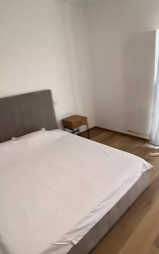 Imagini cu vila lui Marcel Andrei de la „Insula Iubirii”. Casa are trei dormitoare, dar și piscină și jacuzzi