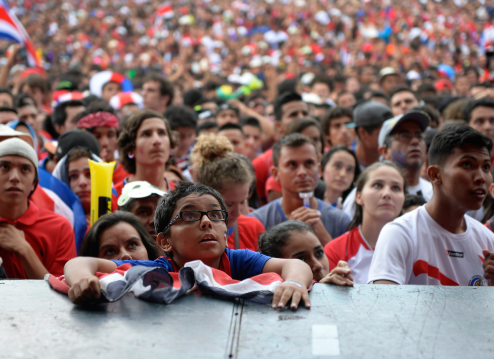 GALERIE FOTO&VIDEO / Toată populația din Costa Rica a ieșit pe străzi! 