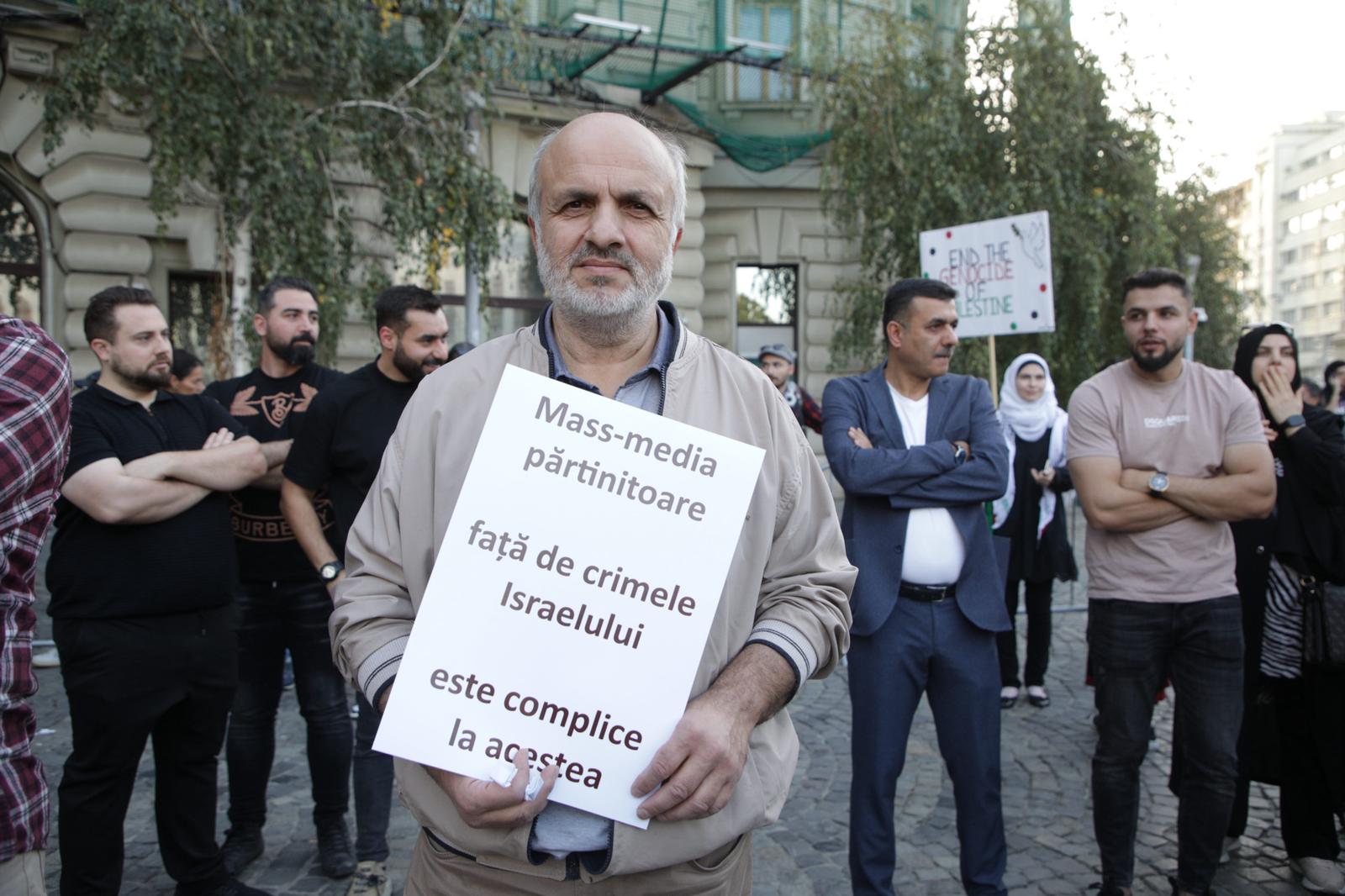 „Suntem aici pentru civili, nu pentru Hamas!” Protest pro Palestina în București. Astfel de manifestații au fost interzise în alte țări din Europa