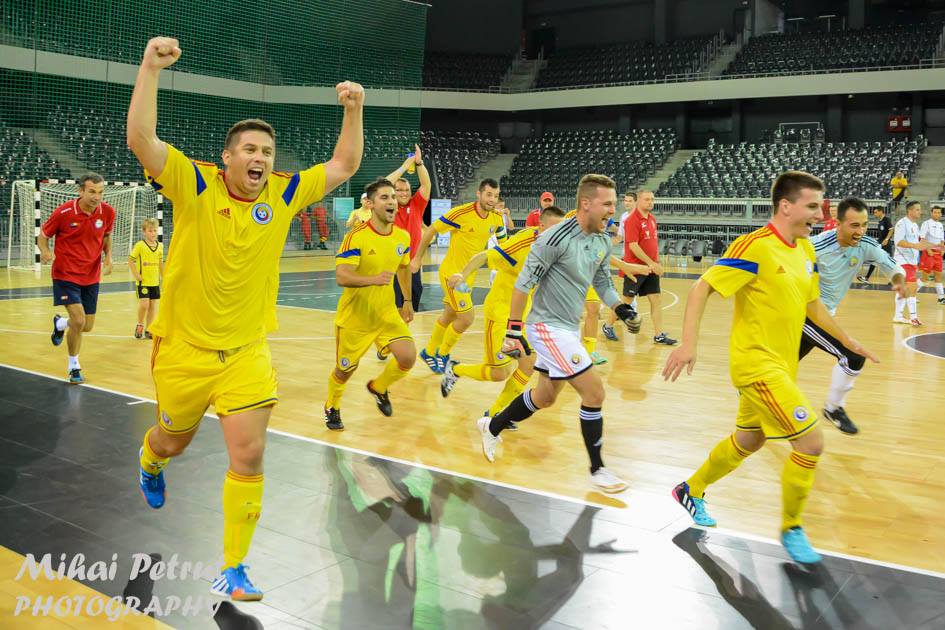Disperarea medicului ce se ocupă de românii care au cucerit Europeanul de fotbal pentru diabetici: ^”Nimeni nu ne bagă în seamă! Am solicitat și Federația, și Ministerul, dar n-au trimis pe nimeni nici la premiere!”. Mai are nevoie de 27.000 de euro pentru acoperirea cheltuielilor cu organizarea de la Cluj-Napoca