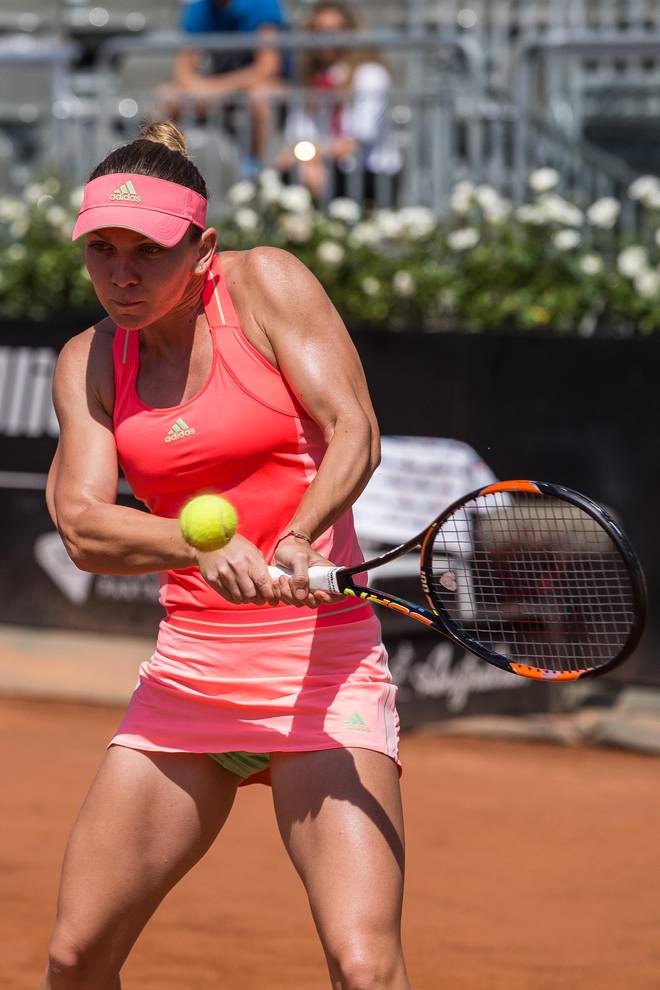 Italienii, cu ochii la ”mușchii” Simonei! Poze ”obraznice” cu Halep