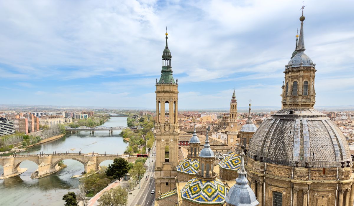 Orașul spaniol ideal pentru un city-break, unde cazarea la un hotel de cinci stele costă 45 de euro, iar săptămâna viitoare se vor înregistra 37°C 
