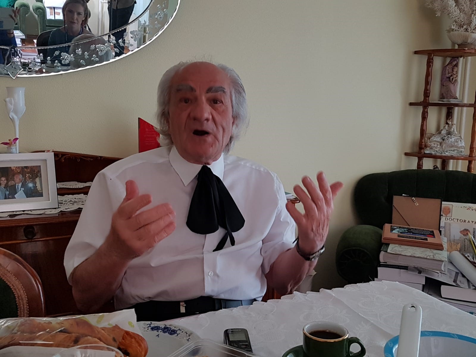Leon Dănăilă nu recomandă dietele drastice: „Viața cu regim nu e viață”. Neurochirurgul dezvăluie secretele longevității