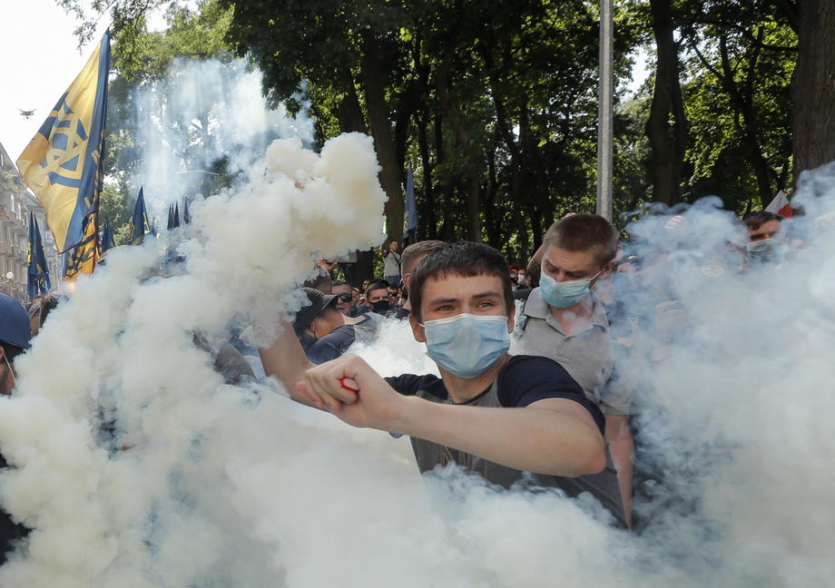 Violenţe în Ucraina. Biroul preşedintelui Zelenski, luat cu asalt de protestatari