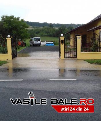 Inundații în Maramureș după ploile torențiale. Șuvoaile au făcut prăpăd și alte județe din țară / FOTO&VIDEO