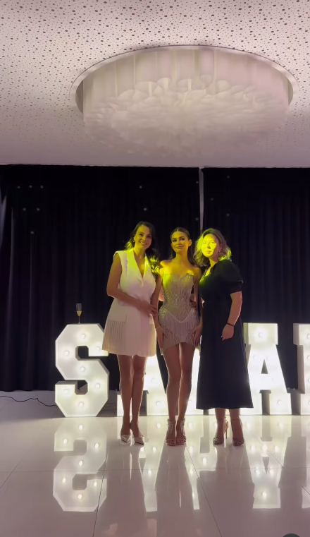 Sarah, fiica Ancăi Serea, a împlinit 18 ani. Imagini de la petrecerea organizată de părinții ei. „Te iubim nespus”