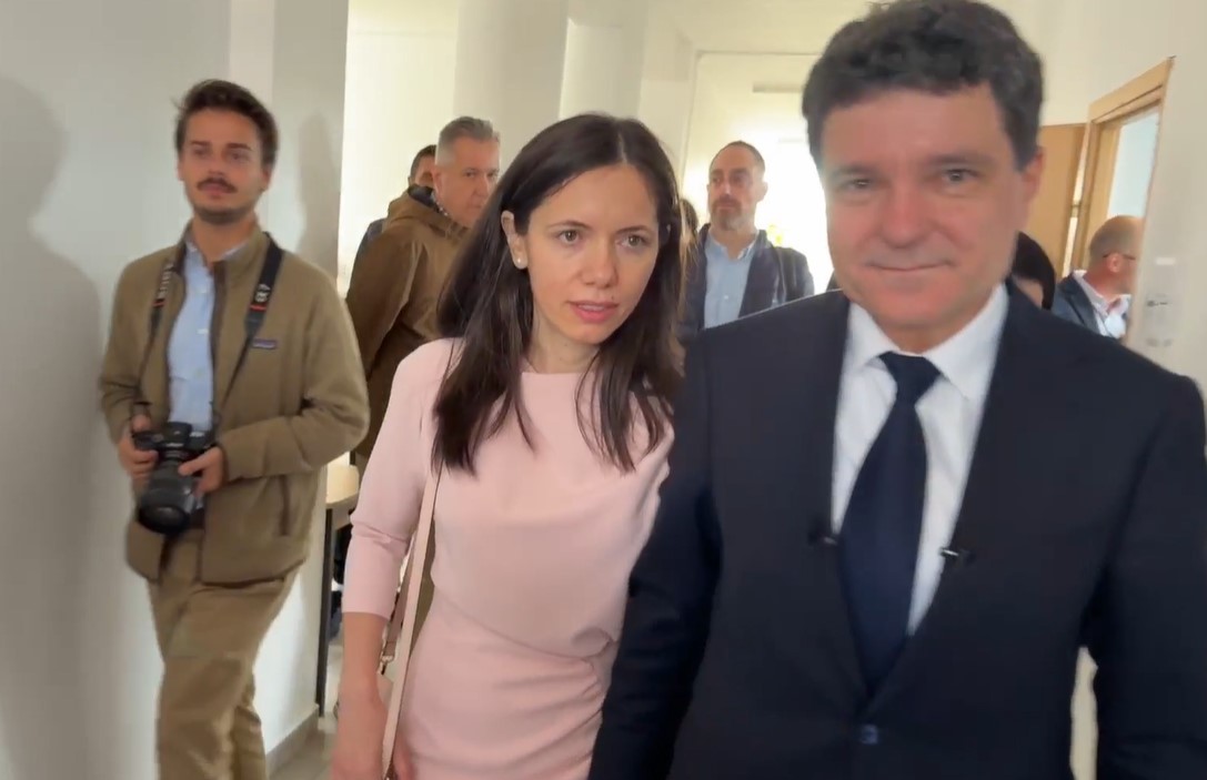 Ce a spus Iulia Albu despre ținuta purtată în ziua votului de Mirabela Grădinaru, partenera lui Nicușor Dan