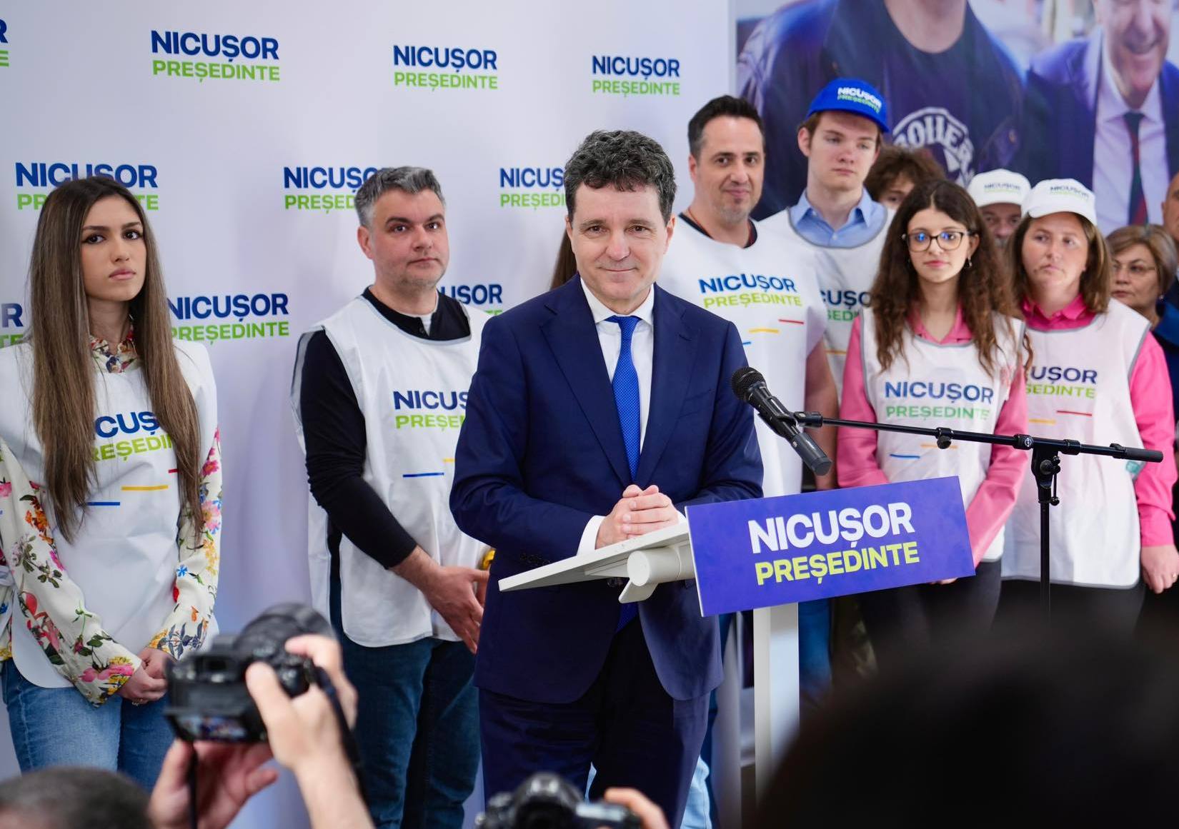 Promisiunea pe care Nicușor Dan le-ar fi făcut-o celor doi copii ai lui, dacă ajunge președintele României. Ce-și doresc micuții