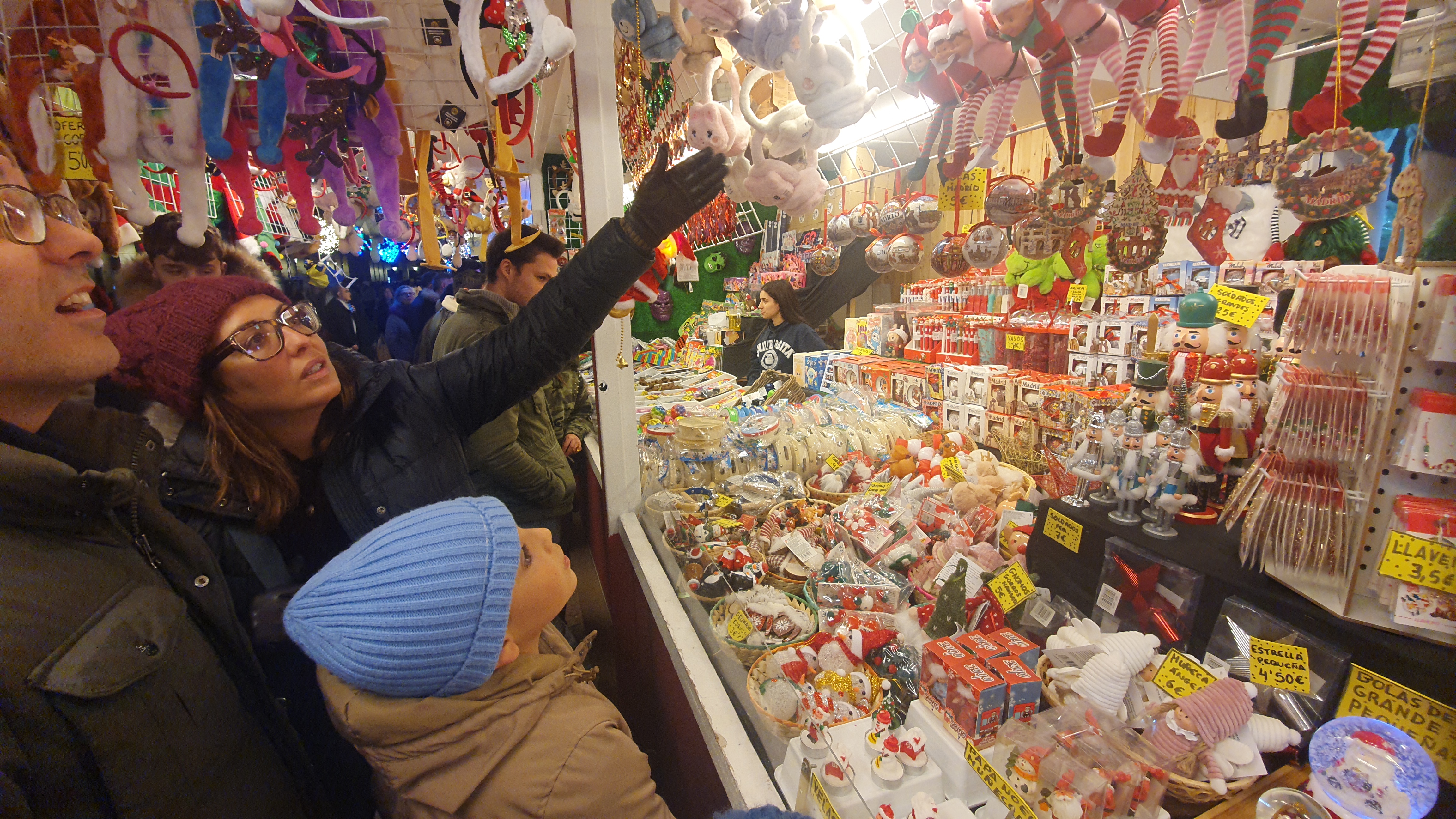 Sărbătorile de iarnă la Madrid. Explozia culinară din capitala Spaniei. Cât costă o porție de fructe de mare sau un pahar de vin în Mercado de San Miguel