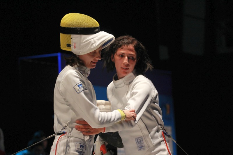 Simona Pop și Tibi Dolniceanu sunt campionii României la spadă, respectiv la sabie / FOTO