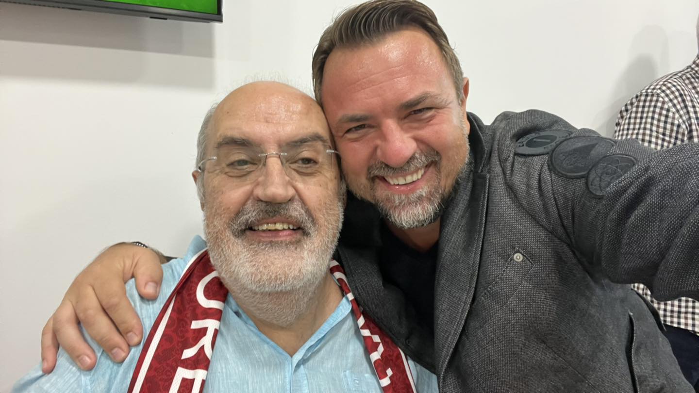 Cum a apărut Horia Brenciu cu băiețelul său la meciul Rapidului cu Mioveni: „Am avut o seară vișinie perfectă”. Cu cine s-au întâlnit în tribune