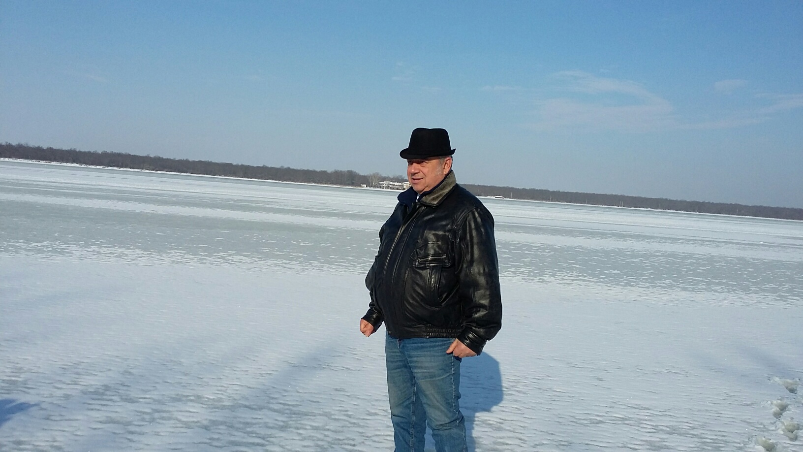 Lacul Sărat din Brăila a înghețat din cauza gerului / GALERIE FOTO
