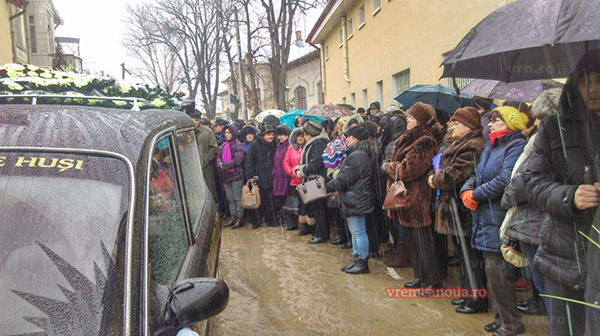 Înmormântarea lui Ciprian Melinte a avut loc la Huși. Afaceristul, care s-a sinucis, a lăsat un bilet de adio