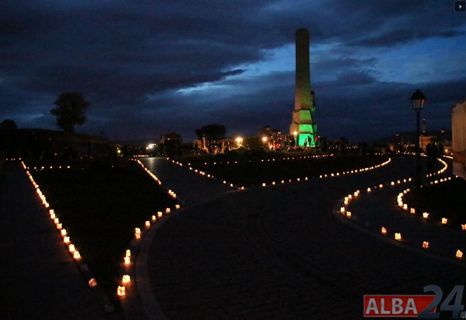 Peisaj de vis la Festivalul Luminii în Timișoara. Mii de lampioane au luminat Cetatea Alba Iulia Carolina